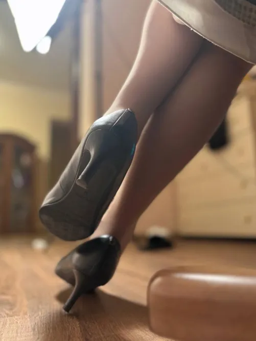 The mirror didn't break. It finally showed the truth: you're already mine. Thumbnail