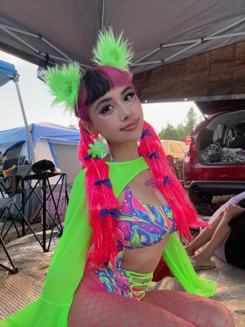 the neon ears stays on even if we fuck Thumbnail