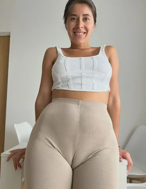 this chicks in a great mood today Thumbnail