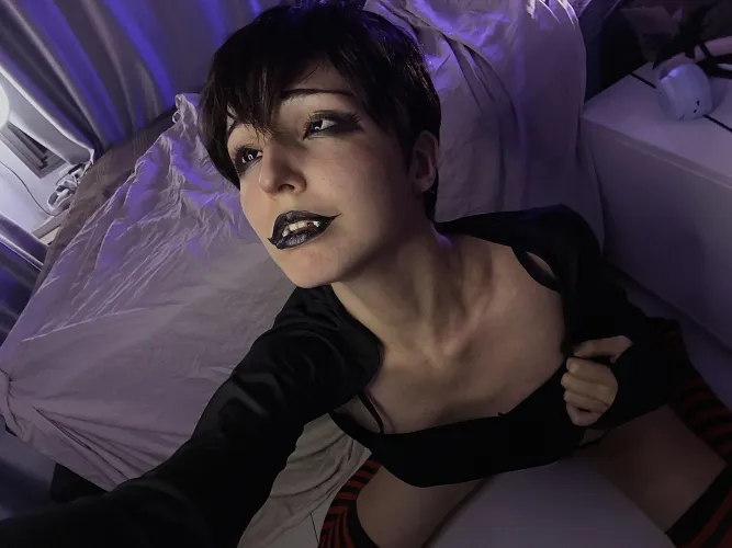 thoughts of blood delight the vampire Thumbnail