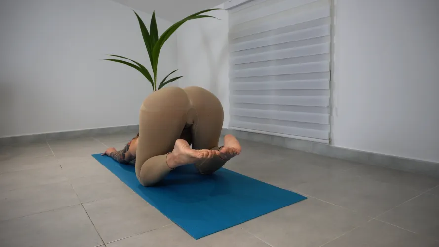 tight, tight yogapants Thumbnail