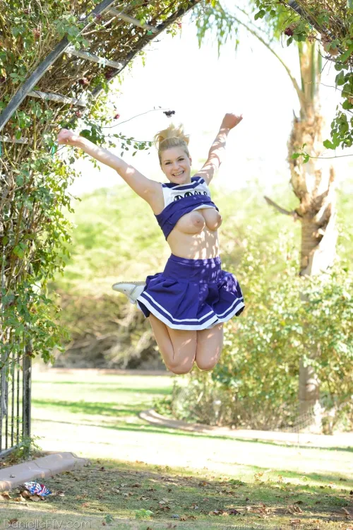 Topless Cheerleader Raises Spirits Thumbnail