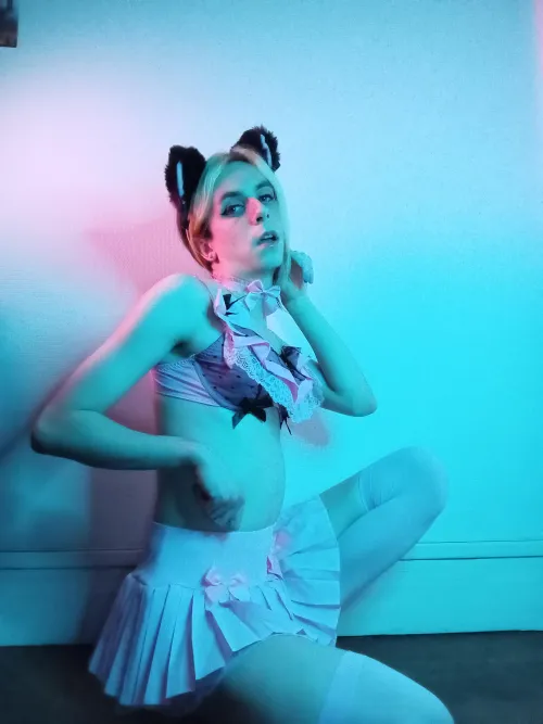 Trying different lightings :3 Thumbnail