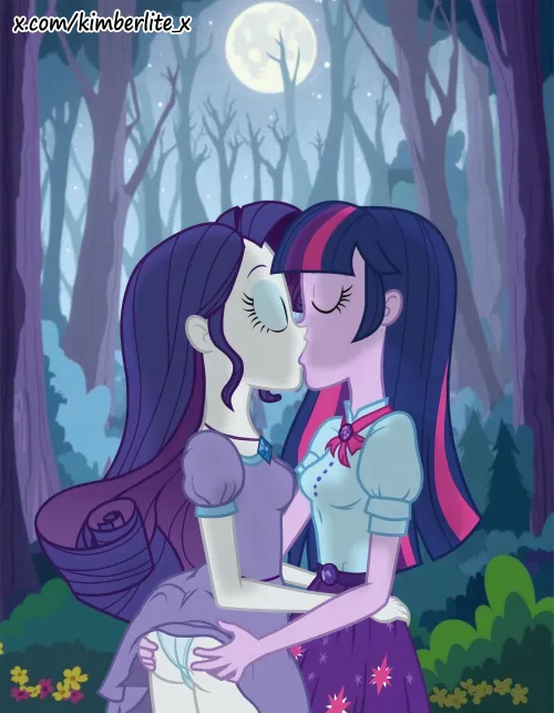 Twilight + Rarity kissing in Dark forest Thumbnail