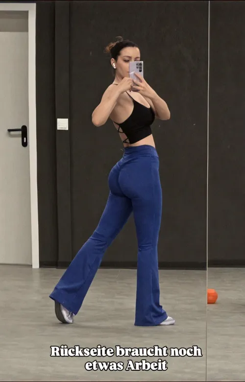 Upscaled Version von Annis Ass Thumbnail