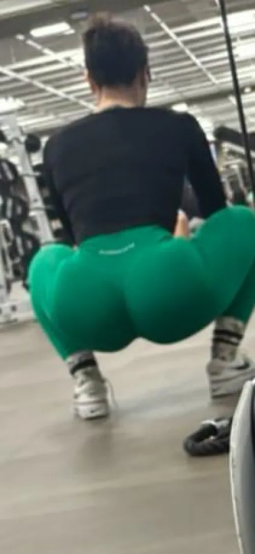 upvote for irls in your dms 🤭 Thumbnail