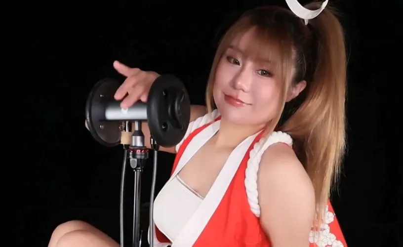 Uying ⭐️⭐️ So specifically as an ASMR its not very good. She ear licks every now and than and thats it. Some models kind of take liberties with asmr meaning, the mics there but what there doing, they can do without one. As a teasing vid though th Thumbnail