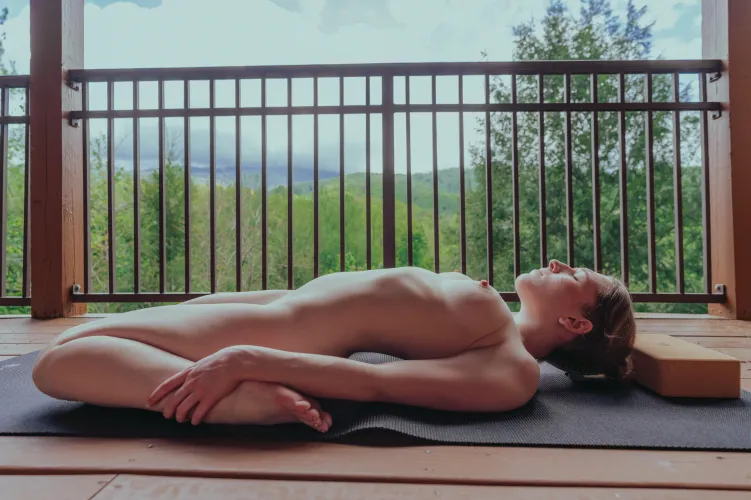 Vacay yoga Thumbnail