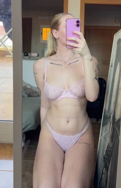 Vad hade du gjort om jag låg bredvid dig daddy? 😘❤️❤️ Thumbnail