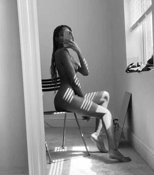 Watch me through the window Thumbnail