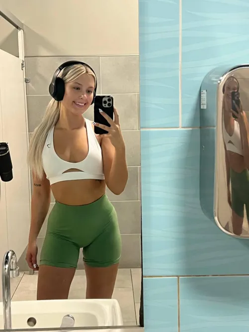 Watch me working out Thumbnail