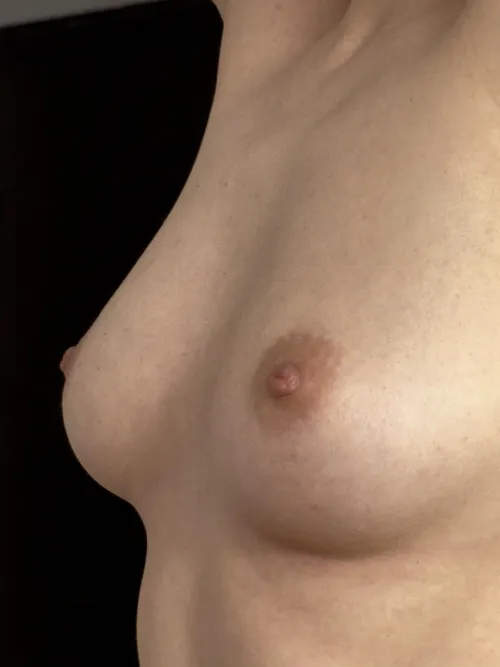 Who knows how to suck nipples ? Thumbnail