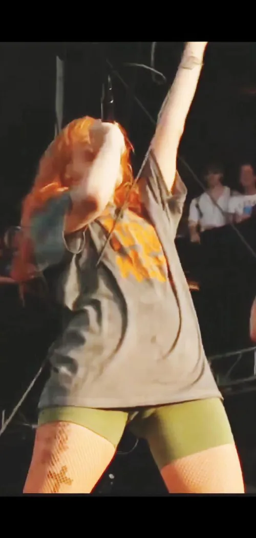 Who to talk about Hayley Thumbnail