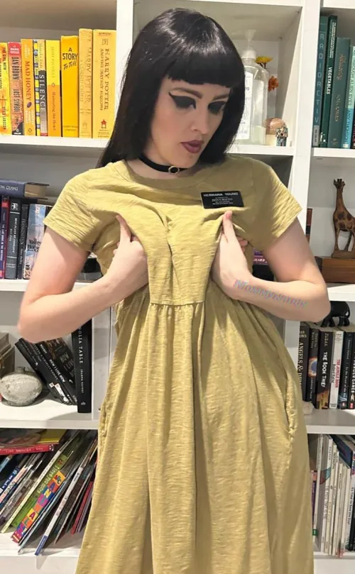 Who wants a lesson from Mistress Mommy? Thumbnail