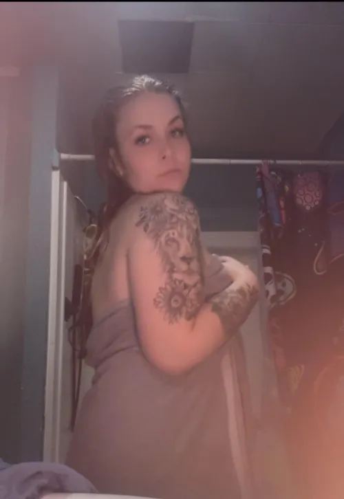 Who wants to take a shower with me Thumbnail