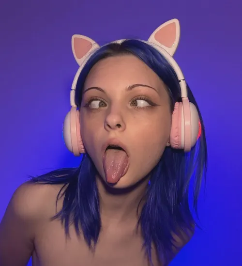 would you like to kiss a girl doing ahegao Thumbnail