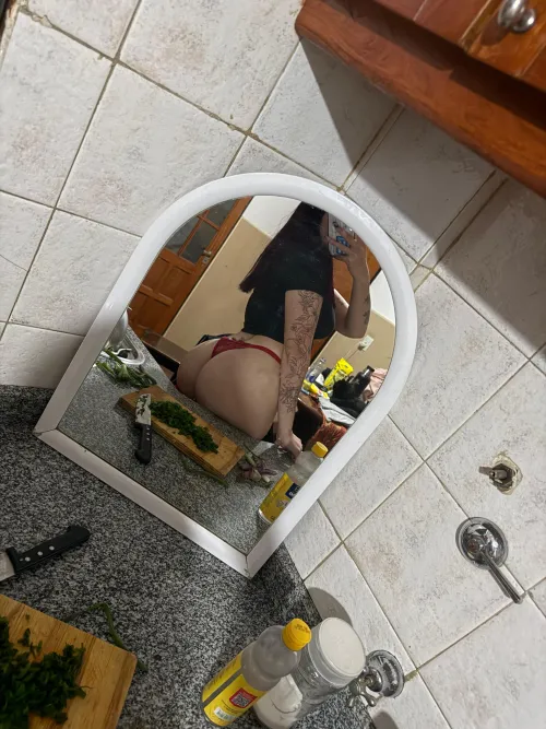 Würdest du ein Dorfmädchen während beim „kochen“ ficken?? (19) 🫣 Thumbnail