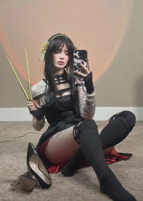 Yor Forger cosplay (by LeesiBB) Thumbnail