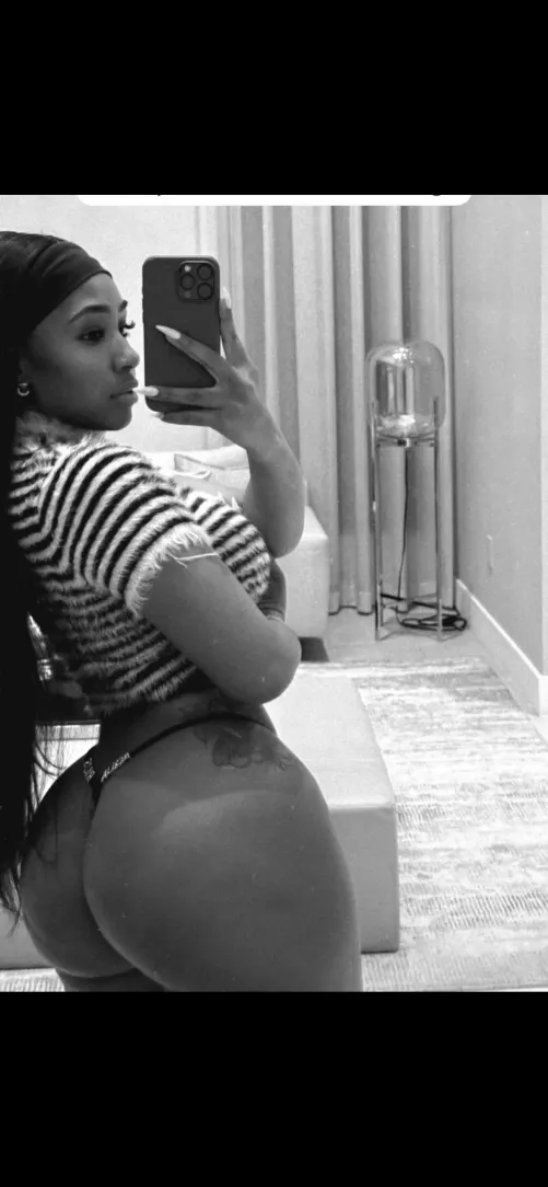 Yung Miami Thumbnail