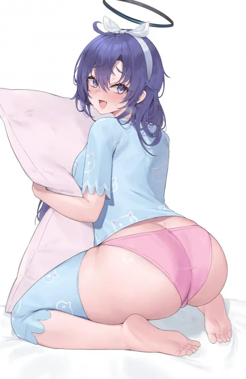 Yuuka's big booty in bed Thumbnail