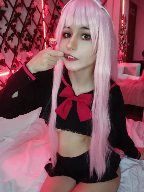Zero two wearing a uniform? (cosplay by flandesu) Thumbnail